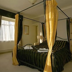 Village House Hotel
