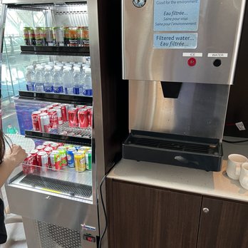 Air Canada Maple Leaf Lounge - Airport Lounges Near Me - Richmond, British Columbia