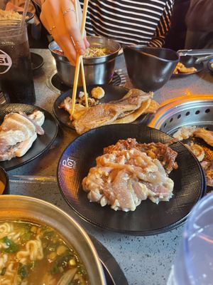 KPOT Korean BBQ & Hot Pot by null