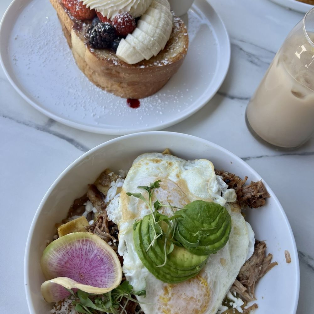 El Bistro By Salt And Pepper - Tres leches French toast, chilaquiles clásicos (salsa verde), and iced mazapán latte. So delicious! - Salad Near Me - Tracy, California El Bistro By Salt And Pepper - Tres leches French toast, chilaquiles clásicos (salsa verde), and iced mazapán latte. So delicious! - Salad Near Me - Tracy, California