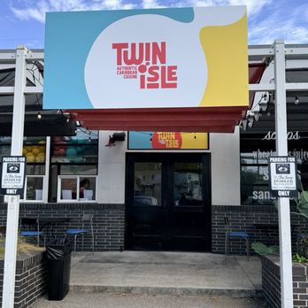 Twin Isle - Entrance to restaurant - Caribbean Near Me - Austin, Texas