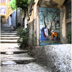 Valloria - città delle porte dipinte