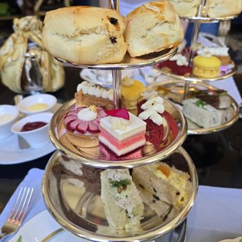 The Living Room - Gorgeous - Tea Rooms Near Me - Beverly Hills, California The Living Room - Gorgeous - Tea Rooms Near Me - Beverly Hills, California