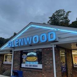 Glenwood Drive-In - Outside