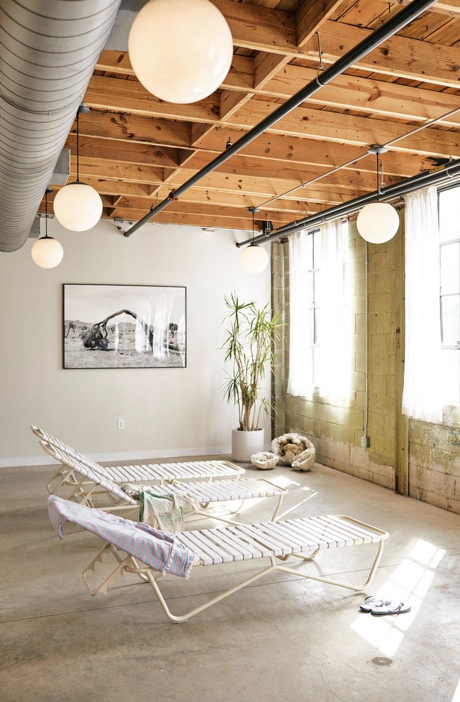 HOLIDAY SALON & BATHHOUSE Updated July 2024 43 Photos & 18 Reviews