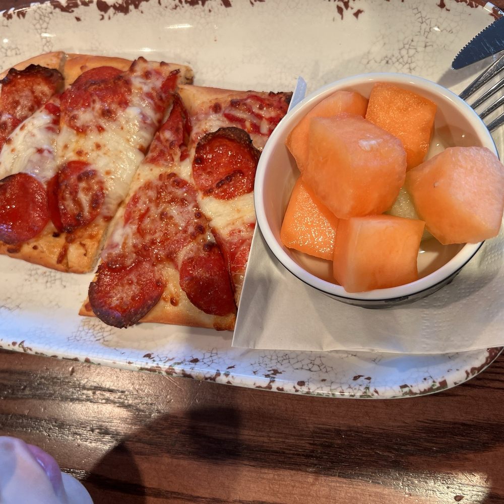 Dragon's Den - Kids meal pepperoni flatbread and side of fruit - American Near Me - Carlsbad, California Dragon's Den - Kids meal pepperoni flatbread and side of fruit - American Near Me - Carlsbad, California