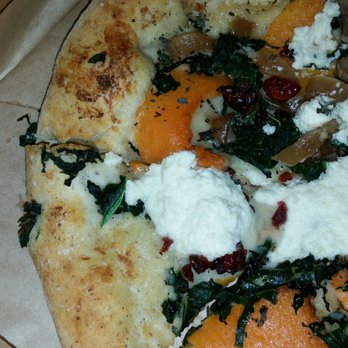 True Food Kitchen - This butternut squash pizza just changed my life. Vegan and delicious! - Vegetarian Near Me - Pasadena, California True Food Kitchen - This butternut squash pizza just changed my life. Vegan and delicious! - Vegetarian Near Me - Pasadena, California