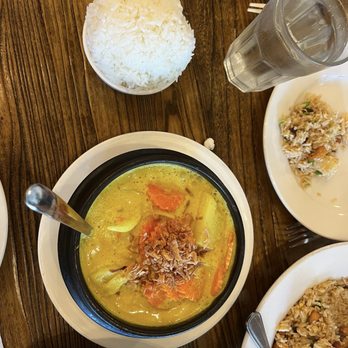 Bhan Mae Vane - Geng Ka Ree (Yellow Curry) - Thai Near Me - Alameda, California Bhan Mae Vane - Geng Ka Ree (Yellow Curry) - Thai Near Me - Alameda, California