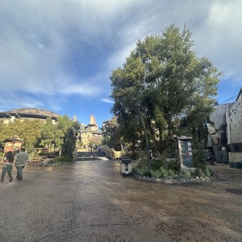 Star Wars: Galaxy's Edge - Amusement Parks Near Me - Anaheim, California