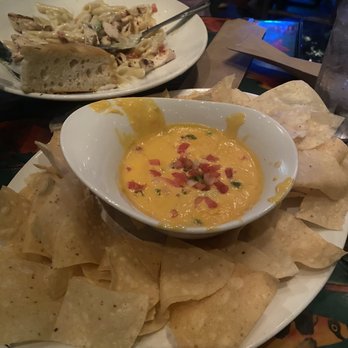 Rainforest Cafe - Chili Con Queso - American Near Me - Katy, Texas