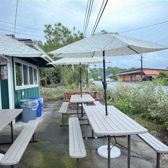 Honaunau Poke Shop - Outside tables - Seafood Near Me - Captain Cook, Hawaii Honaunau Poke Shop - Outside tables - Seafood Near Me - Captain Cook, Hawaii