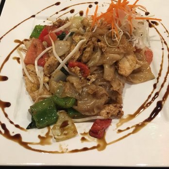 Noodlefan - Drunken noodles with chicken - Thai Near Me - Castleton Corners, New York Noodlefan - Drunken noodles with chicken - Thai Near Me - Castleton Corners, New York