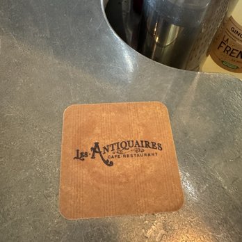 Les Antiquaires - Bistros Near Me - Paris, 75