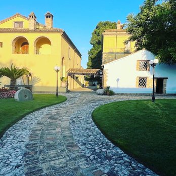 Corte dei Tini - Clean and private ground beautiful surroundings - Italian Near Me - Teramo, TE Corte dei Tini - Clean and private ground beautiful surroundings - Italian Near Me - Teramo, TE