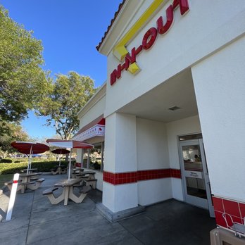 In-N-Out Burger - Entrance - Burgers Near Me - San Jose, California In-N-Out Burger - Entrance - Burgers Near Me - San Jose, California