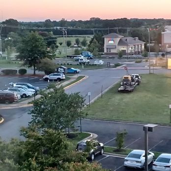 Hilton Garden Inn Fredericksburg - Beautiful view - Hotels Near Me - Fredericksburg, Virginia