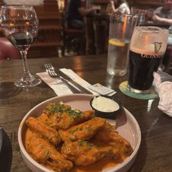 An Poitin Stil - Chicken wings