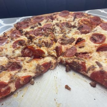Italian Pizza Pub - Sausage and Pepperoni Pie - Italian Near Me - Johnson City, Tennessee