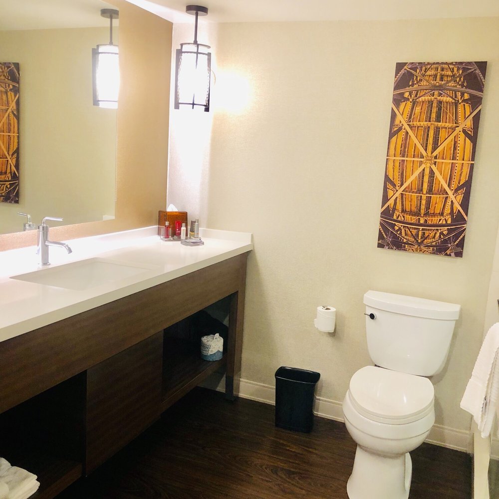 Baton Rouge Marriott - Bathroom in my room. - Hotels Near Me - Baton Rouge, Louisiana Baton Rouge Marriott - Bathroom in my room. - Hotels Near Me - Baton Rouge, Louisiana