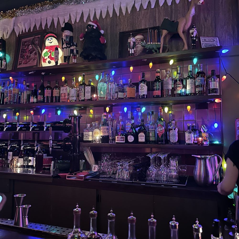 Baby Gee - Cocktail Bars Near Me - Long Beach, California Baby Gee - Cocktail Bars Near Me - Long Beach, California