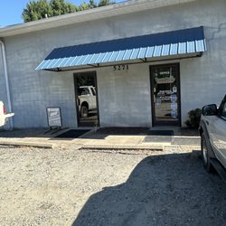 Three Points Automotive - Store front office