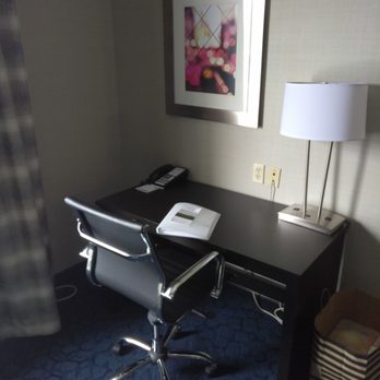 Holiday Inn Express & Suites Jackson - Desk and chair very nice - Hotels Near Me - Jackson, Michigan