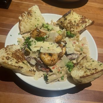 Black Canyon Restaurant - Filet and Shrimp Pasta - Steakhouses Near Me - Fort Wayne, Indiana