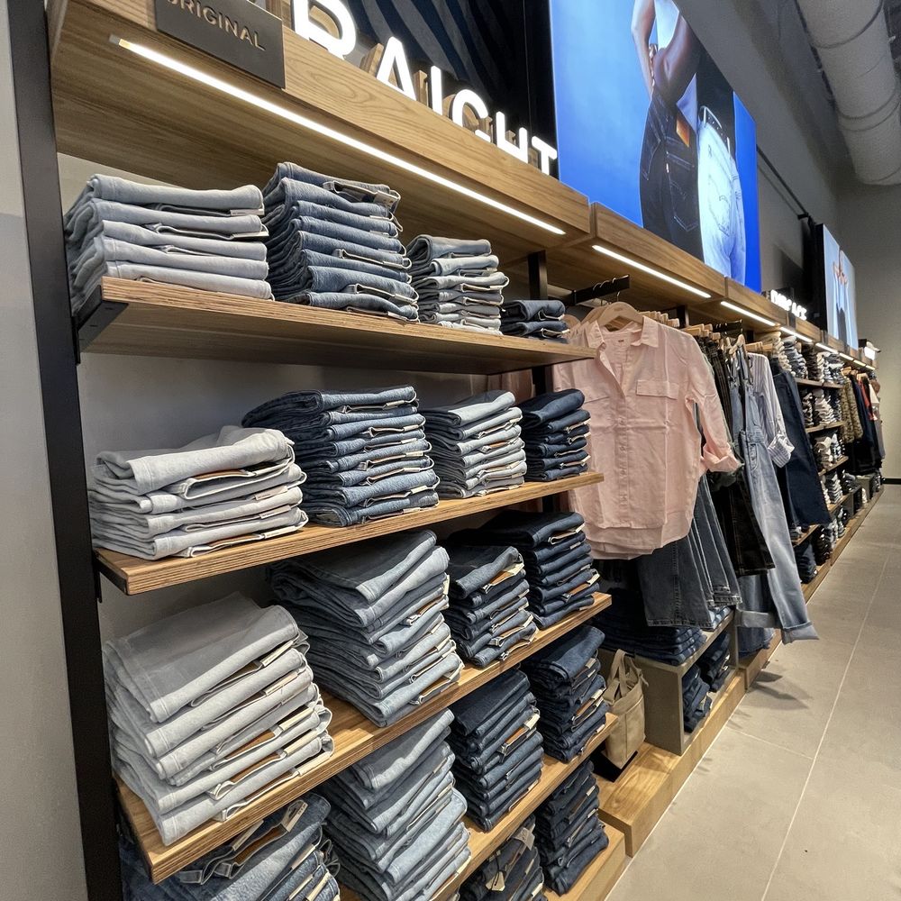 Levi's Store - Men's Clothing Near Me - Honolulu, Hawaii Levi's Store - Men's Clothing Near Me - Honolulu, Hawaii
