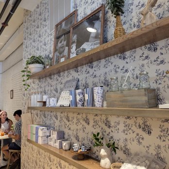 maman - Ambiance and decor - Bakeries Near Me - Washington, DC, District of Columbia