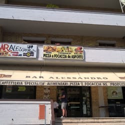 Bar Alessandro - L'esterno del locale