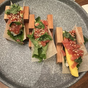 Earls Kitchen + Bar - Spicy Tuna Sushi Tacos - Cocktail Bars Near Me - Plano, Texas
