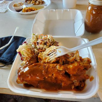 Smokey's BBQ - 1/4 chicken (white meat) and coleslaw - Barbeque Near Me - Garden City, Georgia Smokey's BBQ - 1/4 chicken (white meat) and coleslaw - Barbeque Near Me - Garden City, Georgia