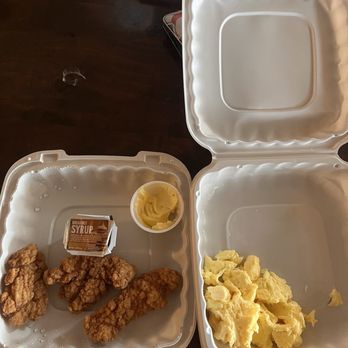 2 Bits Cafe - Chicken an waffle an scramble eggs - Breakfast & Brunch Near Me - Yuba City, California 2 Bits Cafe - Chicken an waffle an scramble eggs - Breakfast & Brunch Near Me - Yuba City, California