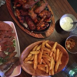 "Small" mixed grill, fish pakora and masala fries