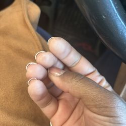 Hollywood Nails - Paint under nails
