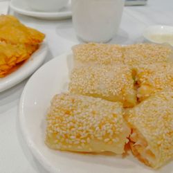 Vinh Phat Chinese Restaurant - Yum sesame fried Prawn roll