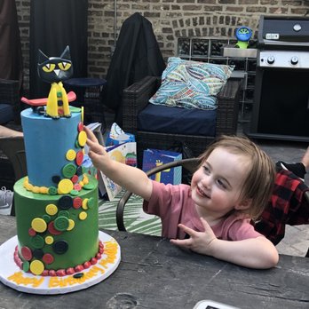 ECBG Cake Studio - Custom Pete the Cat - Bakeries Near Me - Chicago, Illinois