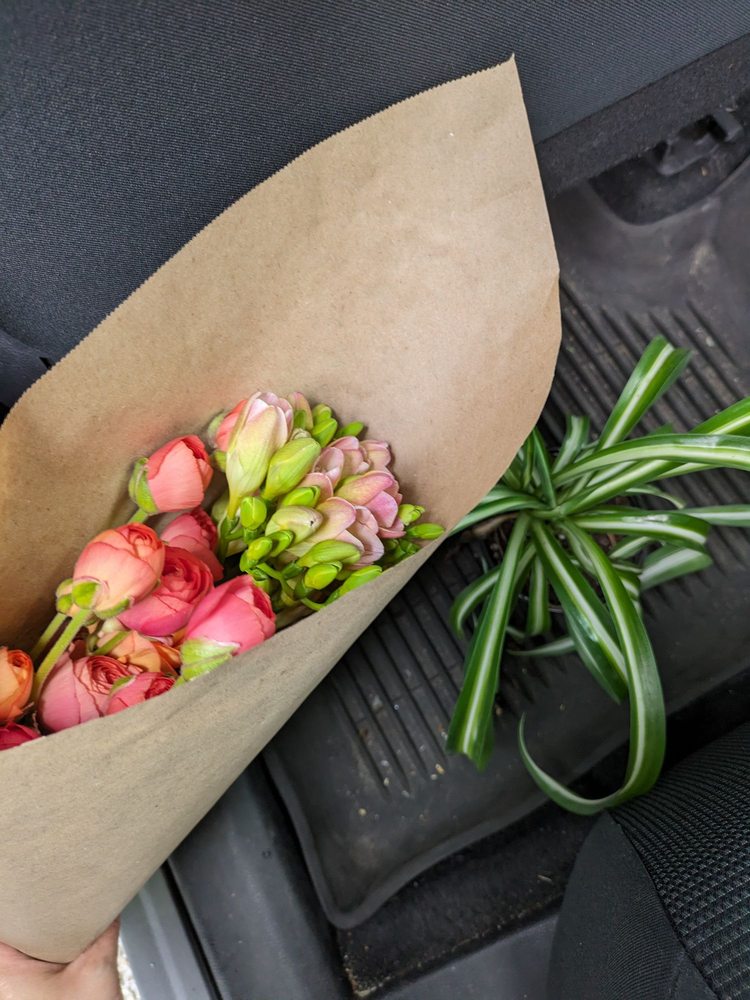 SEATTLE WHOLESALE GROWERS MARKET Updated June 2024 27 Photos 665 South Orcas St, Seattle