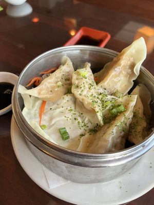 Bikkuri Sushi Noodle & Grill by null