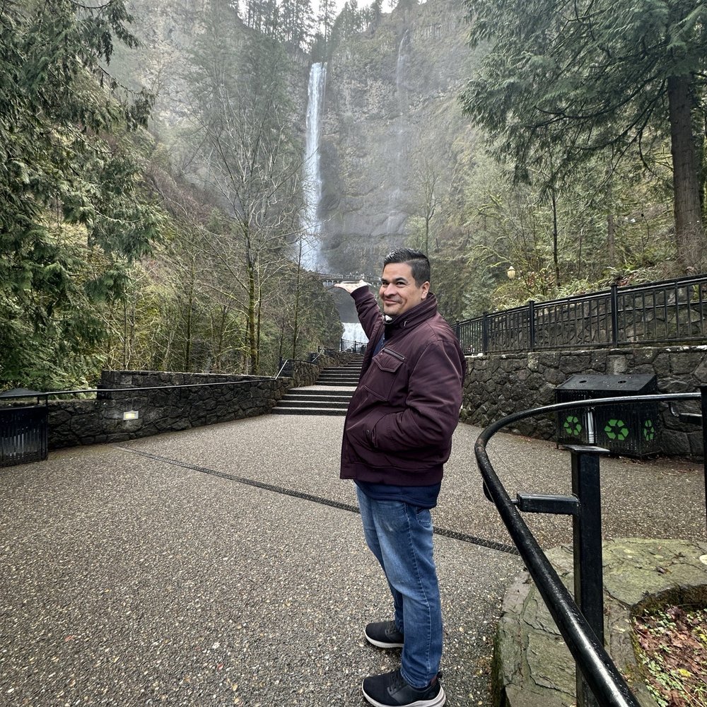 Multnomah Falls - Hiking Near Me - Bridal Veil, Oregon Multnomah Falls - Hiking Near Me - Bridal Veil, Oregon