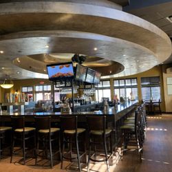 The Tavern Grill Blaine - Bar area