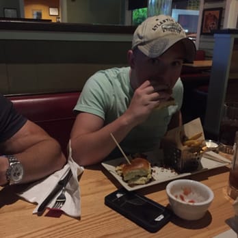 Chili's - Snacking ! - Bars Near Me - El Paso, Texas