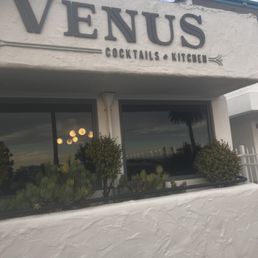 Venus Spirits Cocktails & Kitchen Beachside Bliss