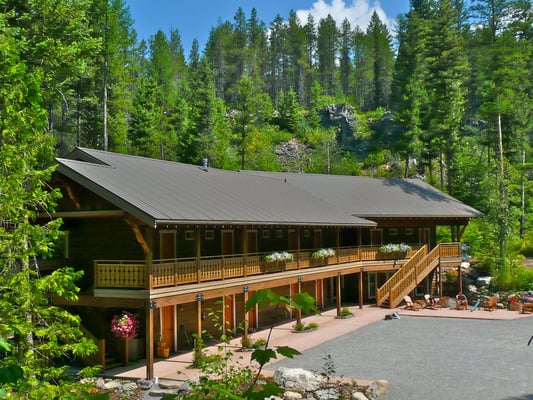 Glacier Guides Lodge by null