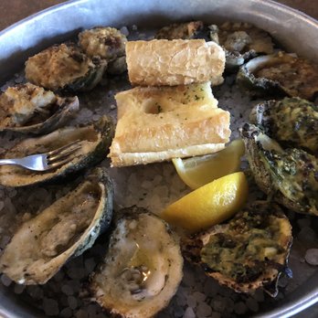 Half Shell Oyster House - Oyster sampler - Seafood Near Me - Biloxi, Mississippi Half Shell Oyster House - Oyster sampler - Seafood Near Me - Biloxi, Mississippi