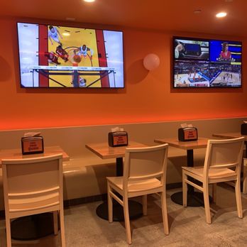 Heavy Handed - Seating area - Burgers Near Me - Los Angeles, California