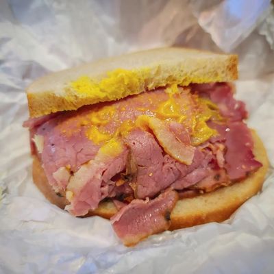 Lester's Deli by null