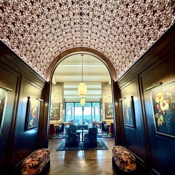 Lewis Cellars - Wine Tasting Room Near Me - Napa, California