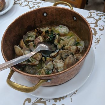 Cervejaria Ramiro - Garlic clams - Seafood Near Me - Lisbon, 11