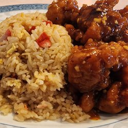 Egg roll, fried rice and general tso's chicken